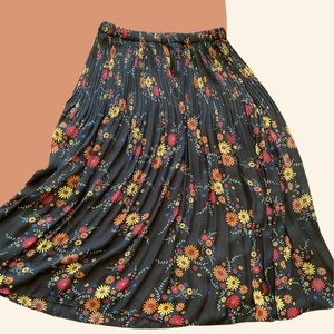 Black Floral Pleated Skirt
